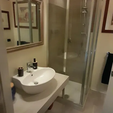 Interno 8 Διαμέρισμα *