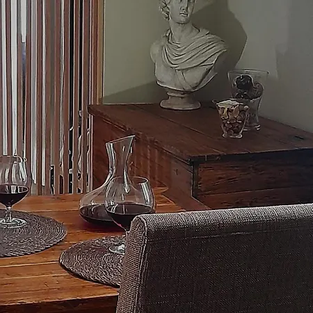Interno 8 * رافيننا